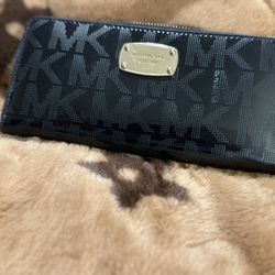 Michael Kors Black Jet Set Travel 