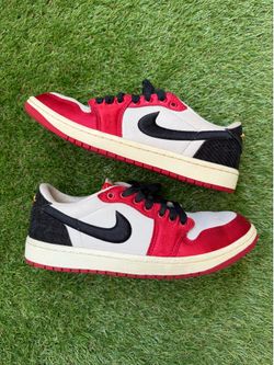 Air Jordan 1 low trophy room away