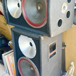 (2) 1990’s Cerwin Vega 15” 🔈 V152 600w Speakers