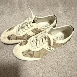 Women’s shoes
