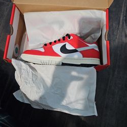 NIKE DUNK LOW PRM  SPLIT  CHICAGO SIZE 9M NEW 