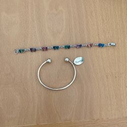 One bracelet and one https://offerup.com/redirect/?o=YmFuZ2xlLnRvdGFs $10