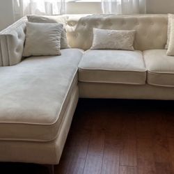 Cream Sectional Couch Good Condition 