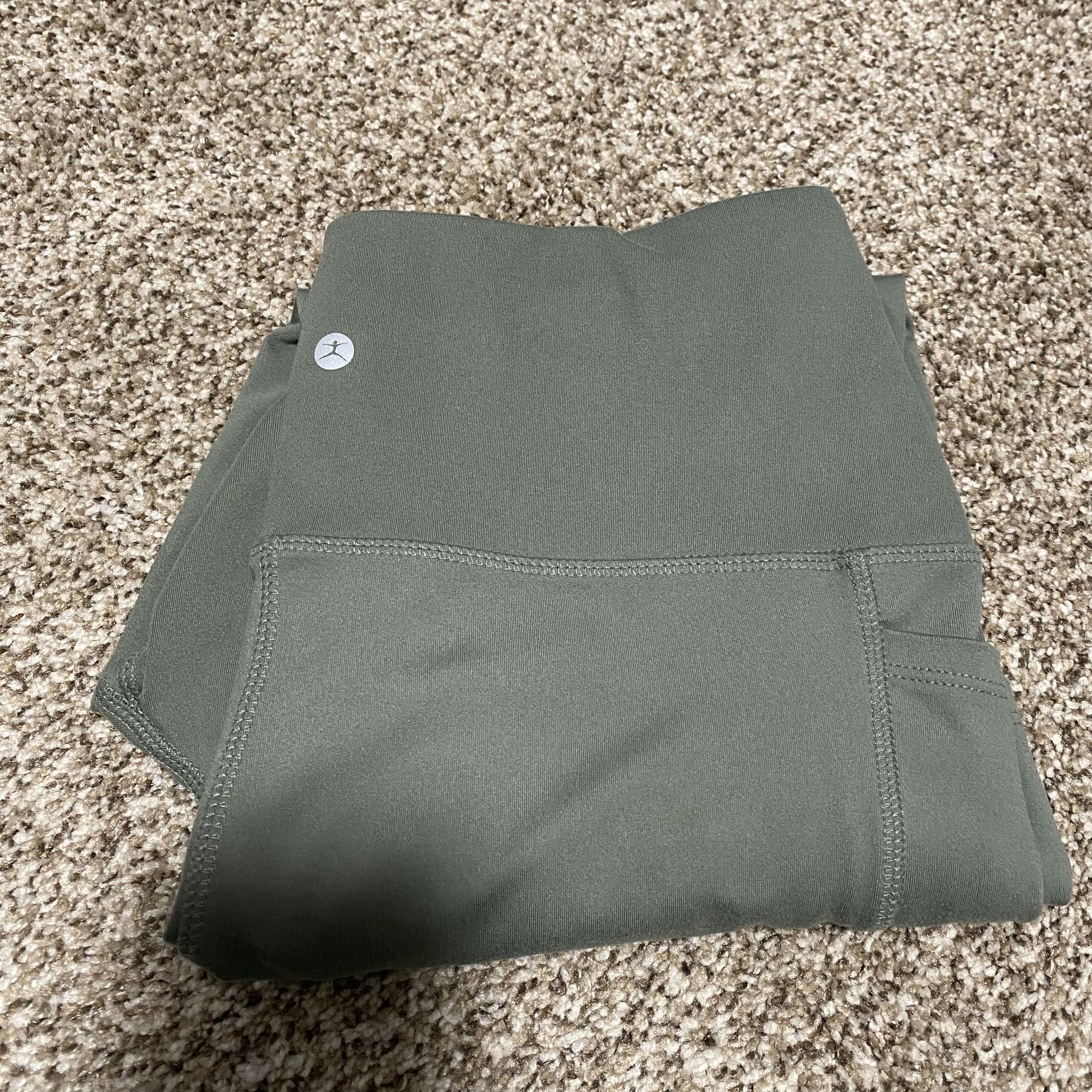 DANSKIN ACTIVEWEAR SIZE LARGE