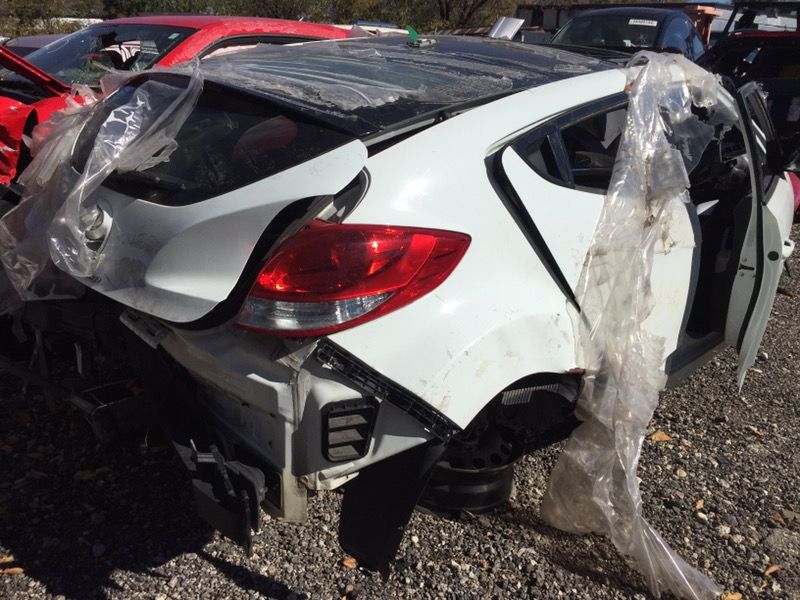 2013 Hyundai Veloster "PARTES”