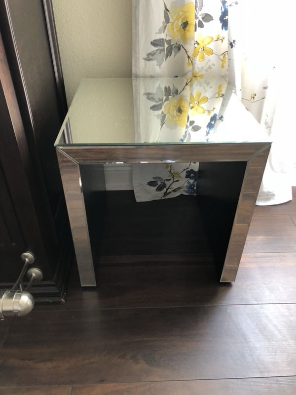 MIRRORED COFFEE TABLE