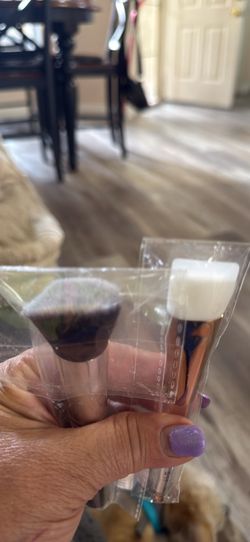 Makeup brushes