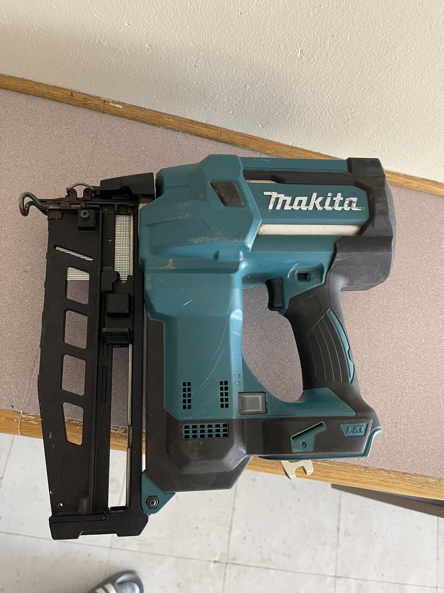 Makita Finish Gun