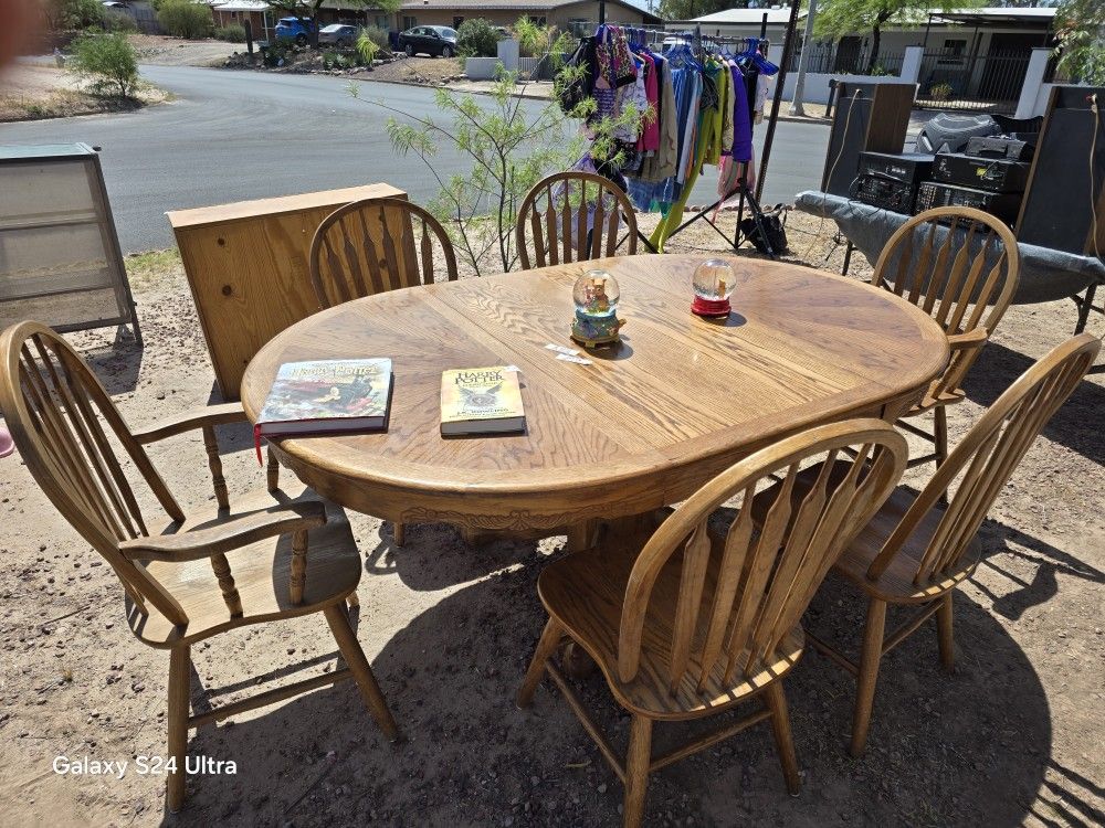 Oak Table With 2 Ft Insert & 6 Chairs