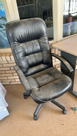 Faux Leather chair. Excellent condition 30.00