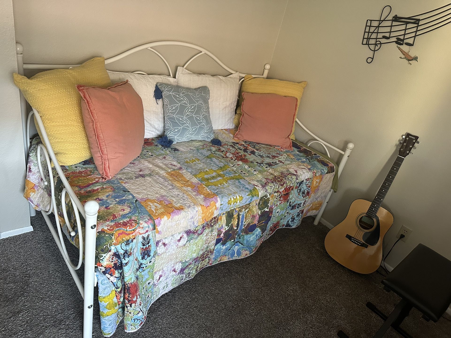 Twin White Bed Victoria Metal