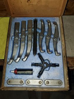 Gear puller set