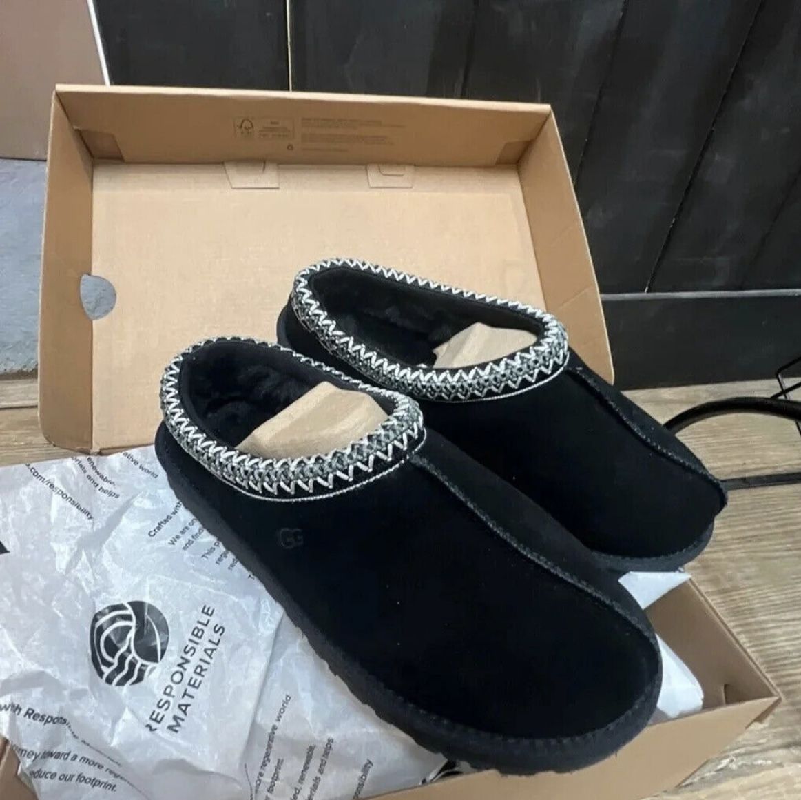UGG Tasman Black slippers
