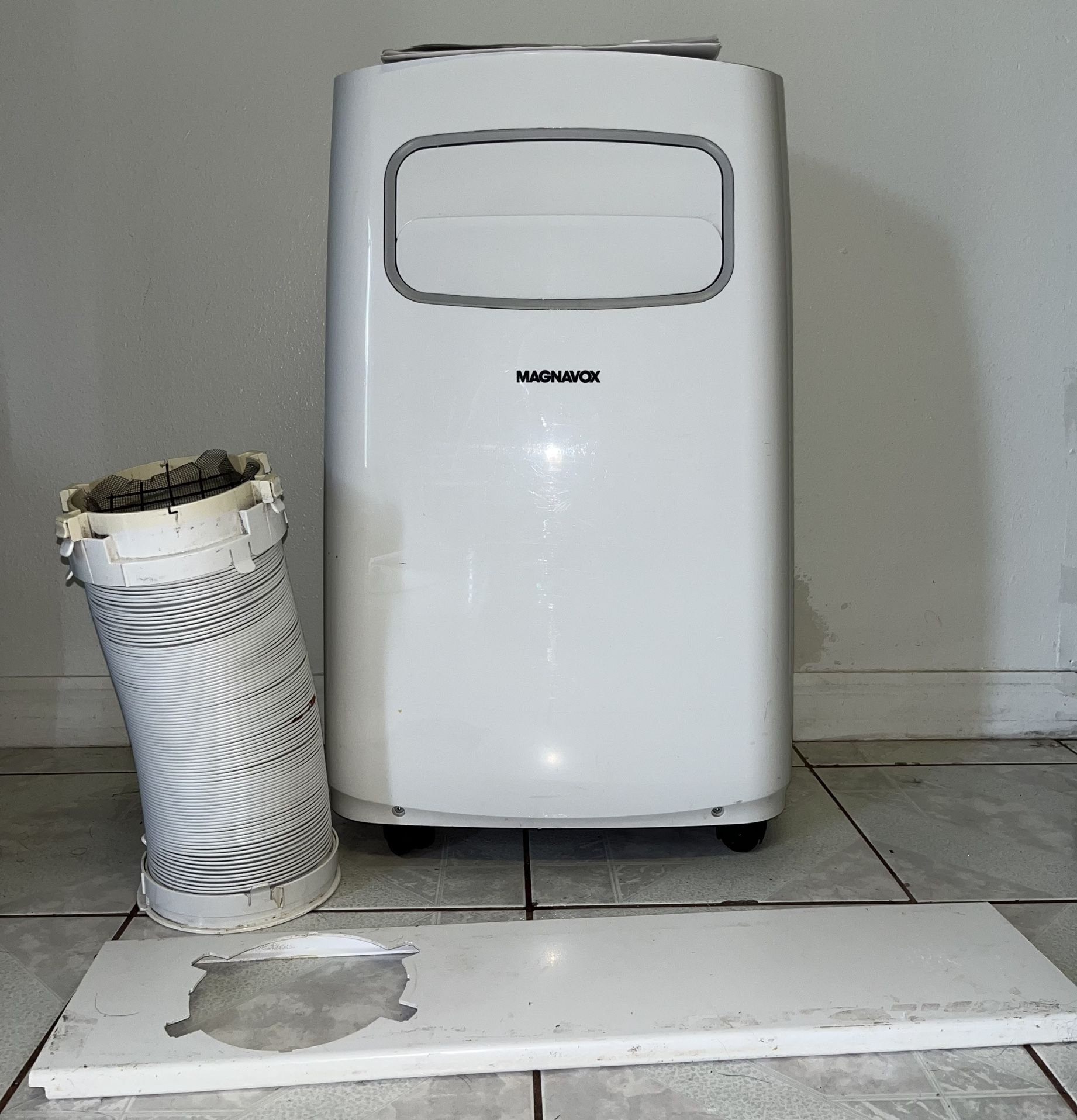 Magnavox - portable air conditioner (P-12NPE) 