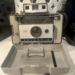 Vintage Polaroid Automatic 320 Land Camera