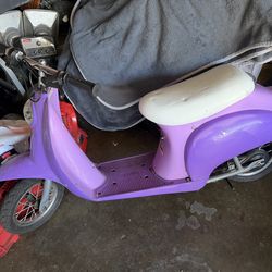 Kids Electric Vespa