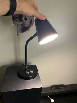 LED lamp with wireless charger