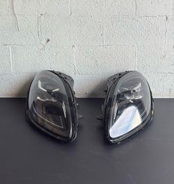 Porsche  Macan  2022-2025 headlamps Oem