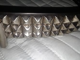 Heavy duty black spike belt