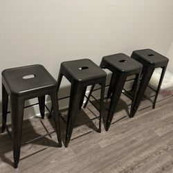 Set Of 4 Stools New 