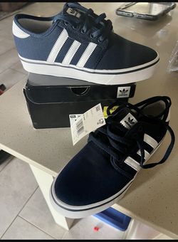 New Boys Size 5 And 5.5 Adidas And Champion Shoes 