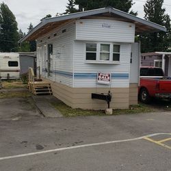RV 2007 Already Set Up In A Mobile Home Park