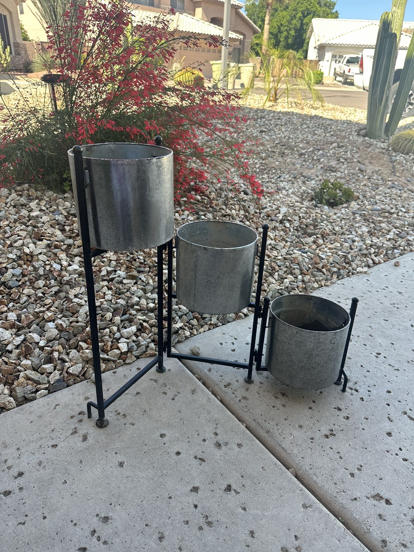 Metal Plant Stand / Patio Decor Stand And Pots 