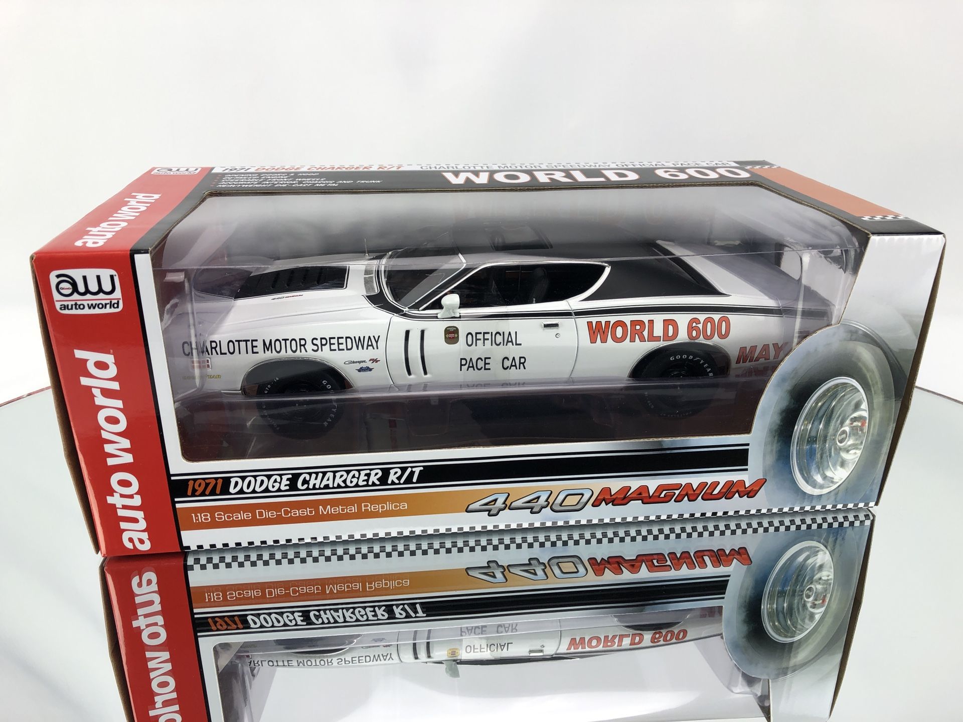 AUTOWORLD 1971 DODGE CHARGER R/T WORLD 600 WHITE 1:18 DIECAST PACE CAR #AW223