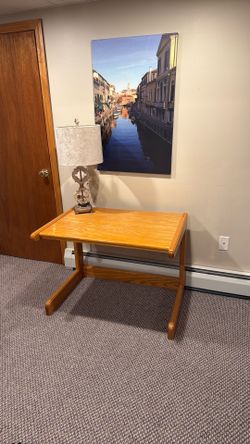 Solid oak wood desk, including lamp