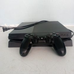 PS4 With 1 Controller 