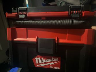 Milwaukee Fuel Brushless wet/dry vacuum 18m (Tool only)
