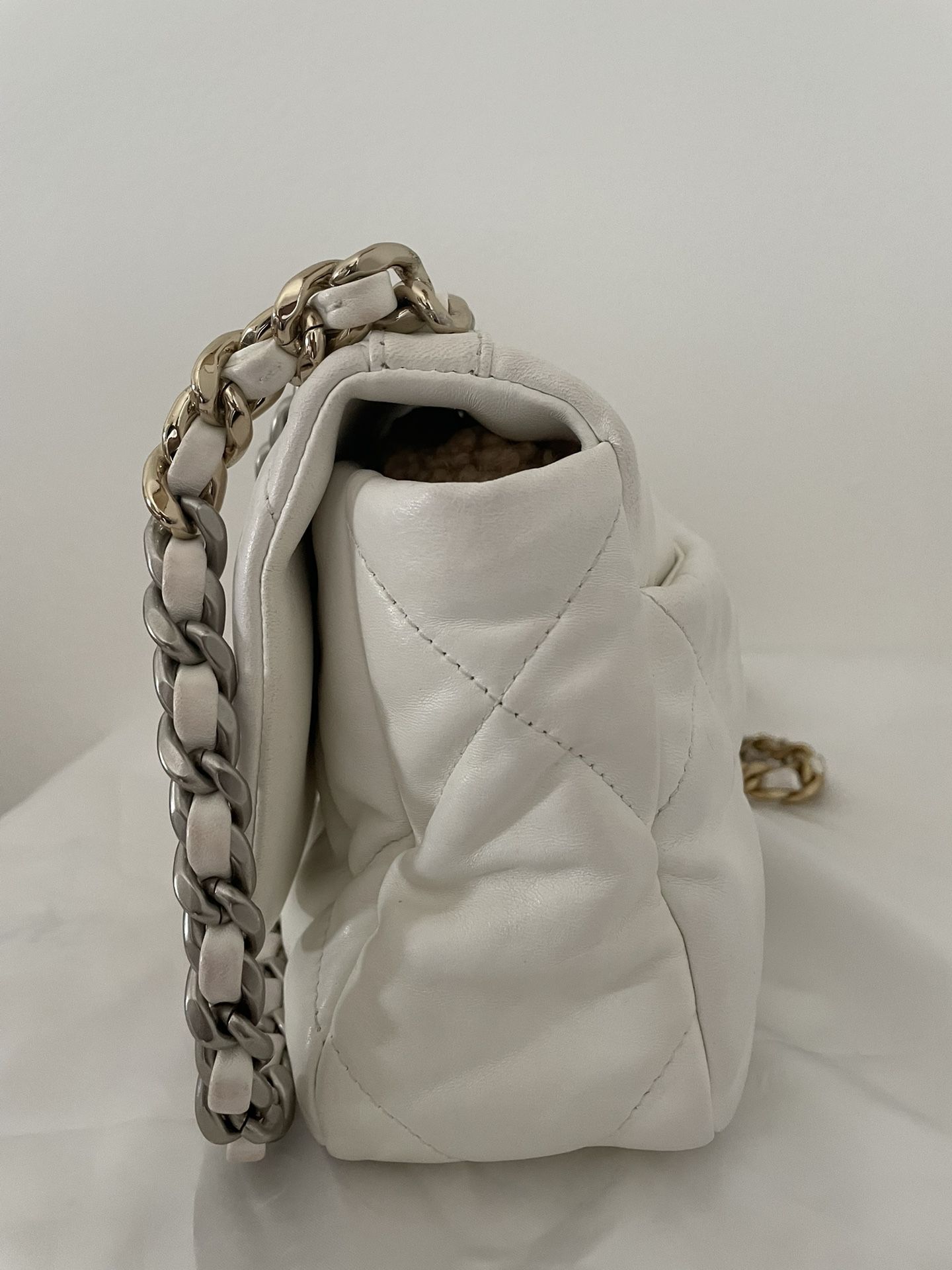 Chanel 19 Bag for Sale in Encinitas, CA - OfferUp