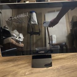 Vizio TV 23/24Inch LCD (Model:VM230VT). Works Great
