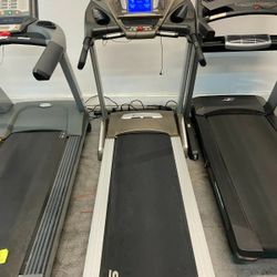 Spirit Fitness XT485 Folding Treadmill