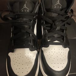 Air Jordan  1 Mid Size 7y 