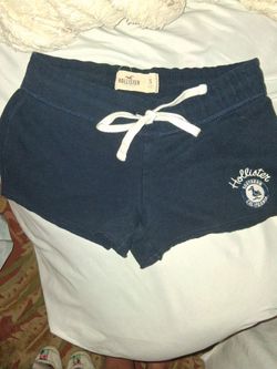 Hollister shorts size small