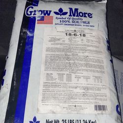 4 New Bags Of Fertilizer 