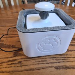 Water Fountain For Small Dogs/Cats 