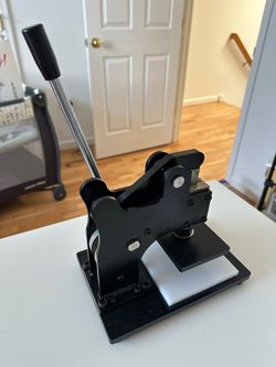 Leather die cutting machine