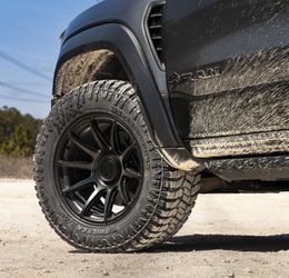 FUEL 	FC906 HALO	BLACKOUT	20X9 , 20X10 5X127/139.7- 6X135/139.7  Offset 1, -18 .CKECK PRICE 
