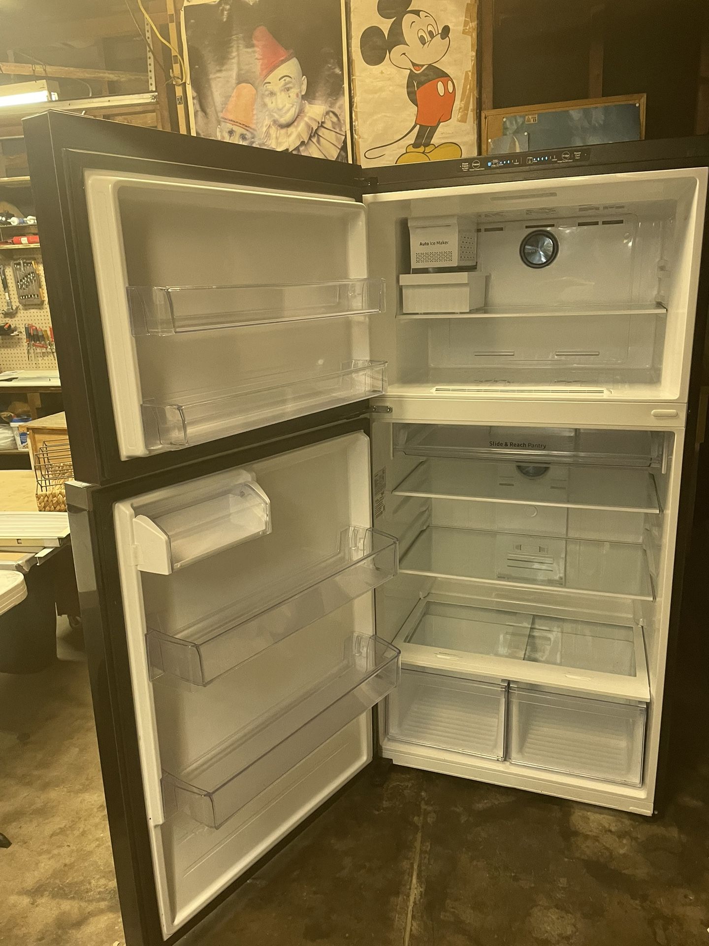 Samsung 21 Cu. Ft. Top Freezer Refrigerator With Flexzone Black