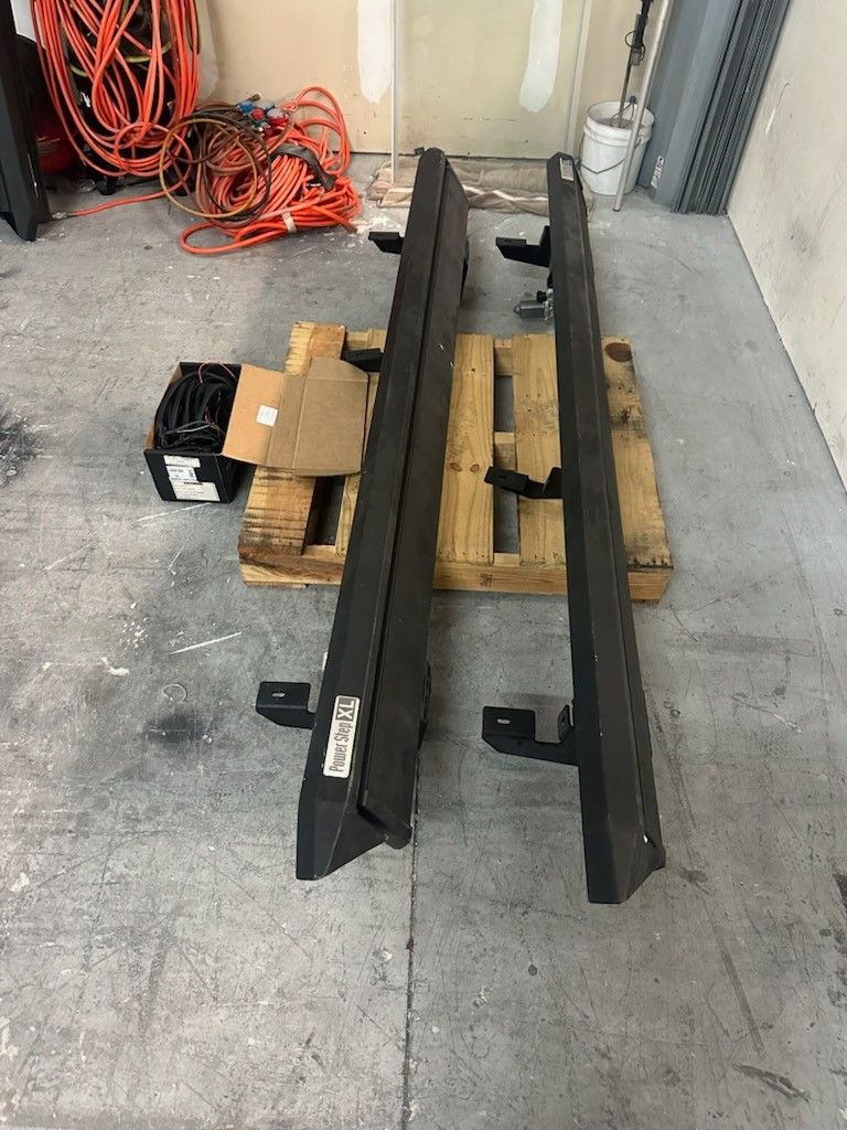 Amp Reasearch XL Step Up Rails For Chevy 2500hd