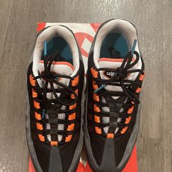 Nike Air Max 95 – Black / Aquamarine / Turf Orange (Men’s 7.5)