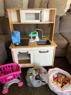 Play kitchen