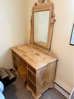 Make up vanity