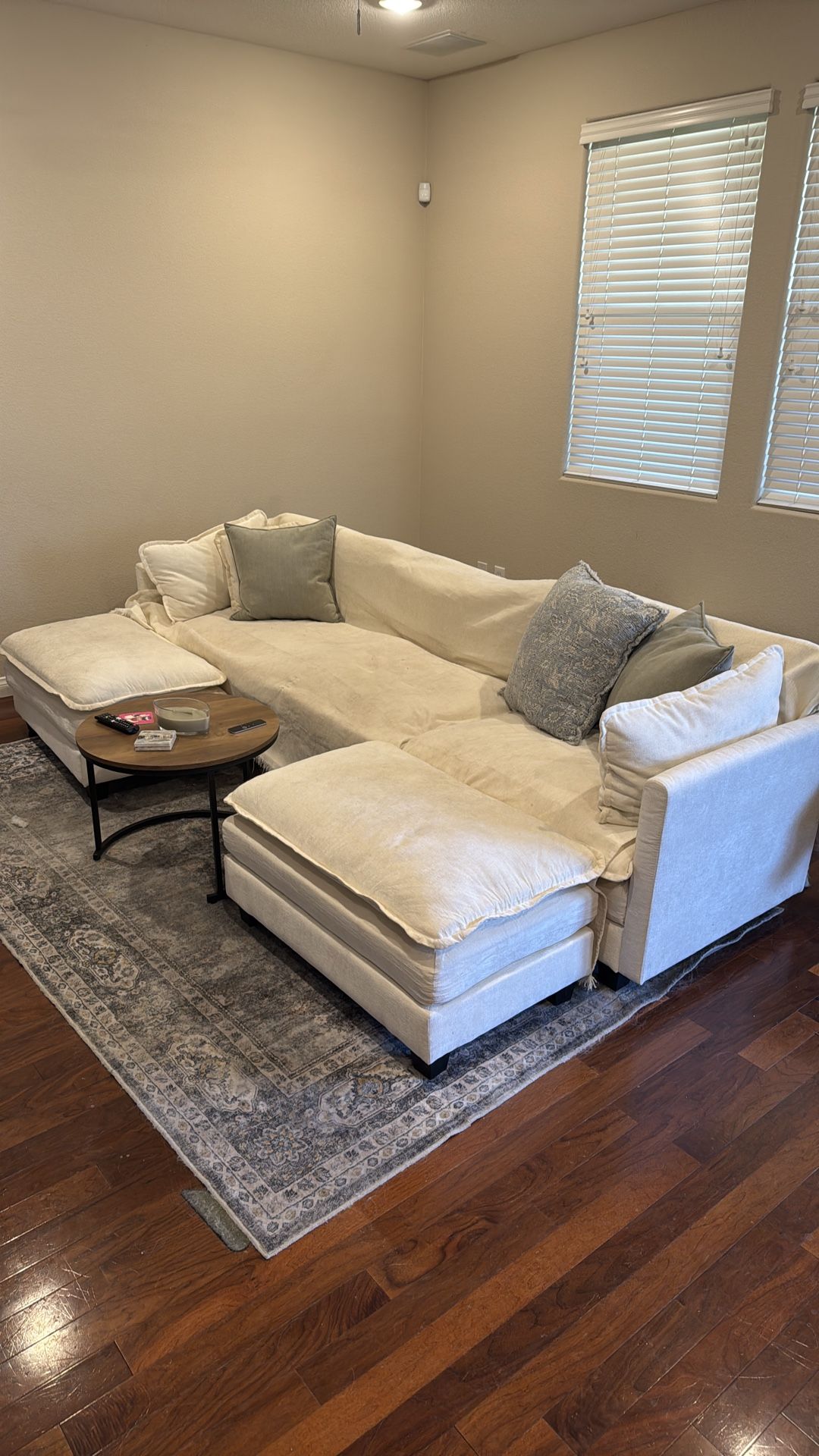Couch and 2 Ottomans - Great Condition