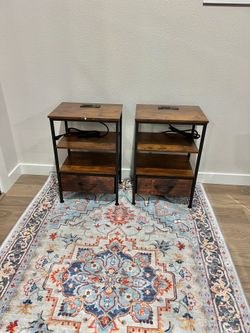 2 Nightstands