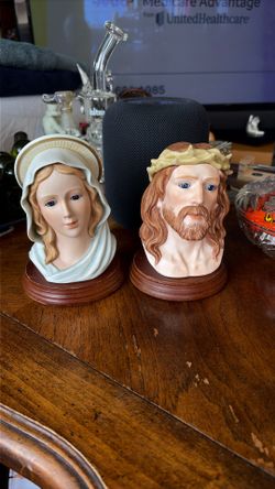Mary  and Jesus Statue 