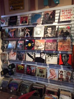 Lots of Vinyl Records For Sale