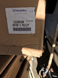 Dryer motor and pulley, part # 131560100